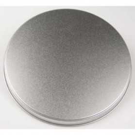 Set med 4 spislock i stilren silver design, idealiska för att skydda spisplattor och förhindra stänk i köket.