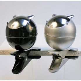 Askfat med klämma – praktisk och stilren askkopp för hem och uteplats Robust askkopp med klämma, 10 x 9 cm, i presentförpackning