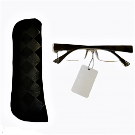 Läsglasögon med fodral – flera styrkor tillgängliga Läsglasögon med svart mönstrat fodral – flera styrkor tillgängliga