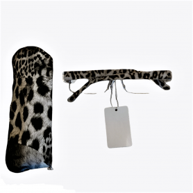 Läsglasögon med fodral – styrka +1.50 till +2.00 Läsglasögon med leopardmönstrat fodral – styrka +1.50 till +2.00