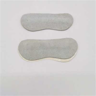 Självhäftande hällinlägg Woly Läder Anti-Slip i äkta mocka med vaddering, ger stöd, komfort och förhindrar att hälen glider.