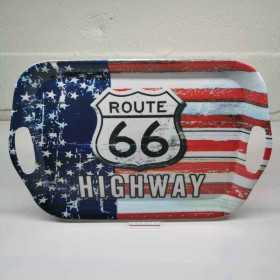Retro bricka med handtag – Route 66 Gas Station-design, 36 x 25 cm, slitstarkt melamin.