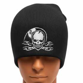 Svart akrylmössa i barnstorlek med vitt broderat döskallemotiv på framsidan.